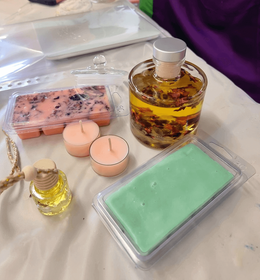 Amora Shak Soy candle and oil diffuser workshop