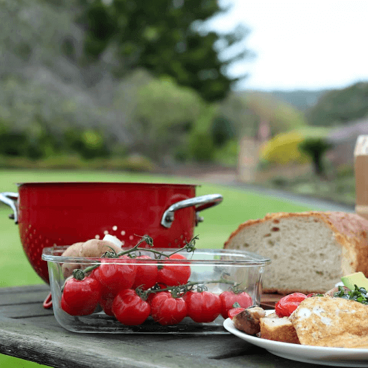 Paradise Botanical tomatoes and fresh bread